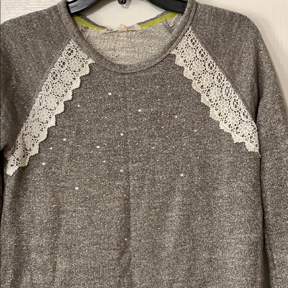 Sweater - Picture 4 of 5